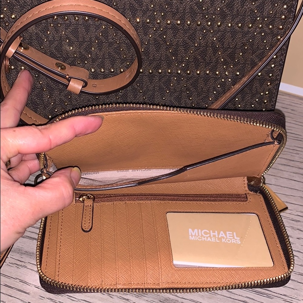 Authentic Michael Kors bundle - Picture 5 of 7